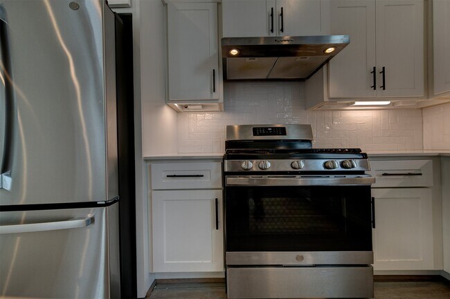 Building Photo - 1526 Ojeman Rd