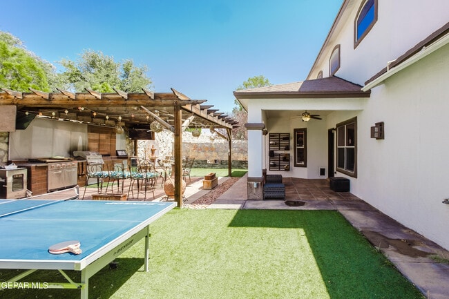 Building Photo - 3733 Tierra Campa Dr