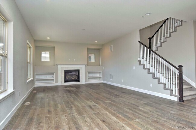 Building Photo - 6040 S Olive Ct