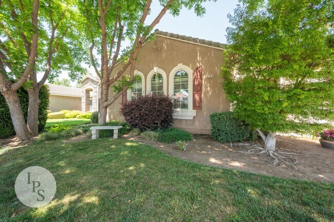 Building Photo - Charming 4BR/2BA Home in the Heart of Clov...