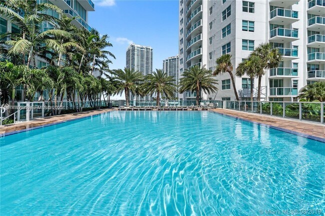 Building Photo - 41 SE 5th St