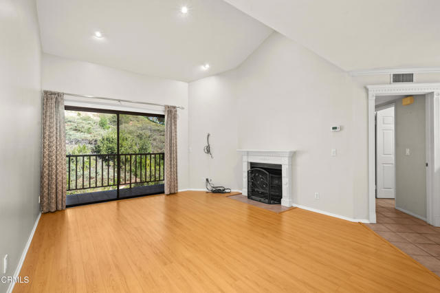 Building Photo - 4210 Vía Arbolada