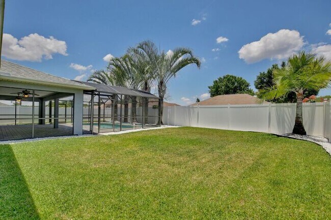 Building Photo - Beautiful 4/2 Pool Home with a Covered Pat...