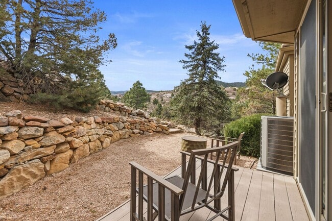 Building Photo - Stunning Fully Furnished Home in Roxborough Park!