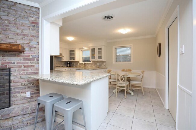 Building Photo - 5822 Cheena Dr