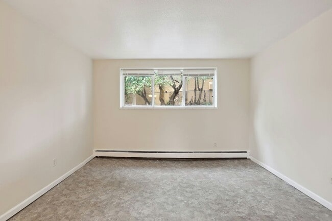 Building Photo - 4628 Tyler St NE