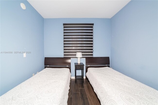 Building Photo - 17150 N Bay Rd