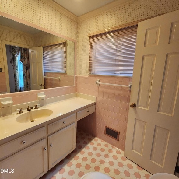 Building Photo - 744 Durham Rd