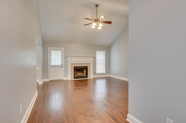 Building Photo - 1094 Maple Ridge Ct