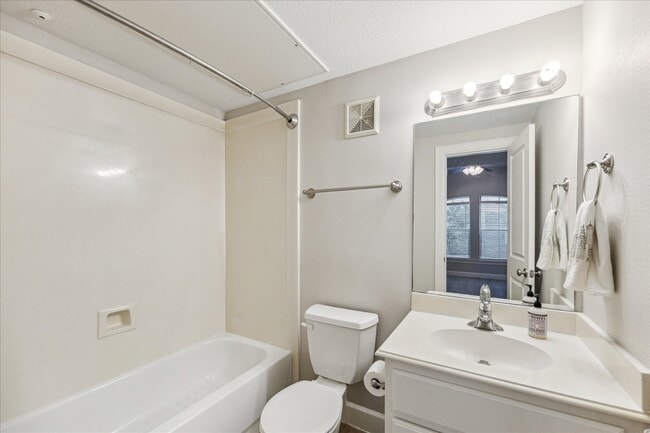Building Photo - 1408 Birdsall St
