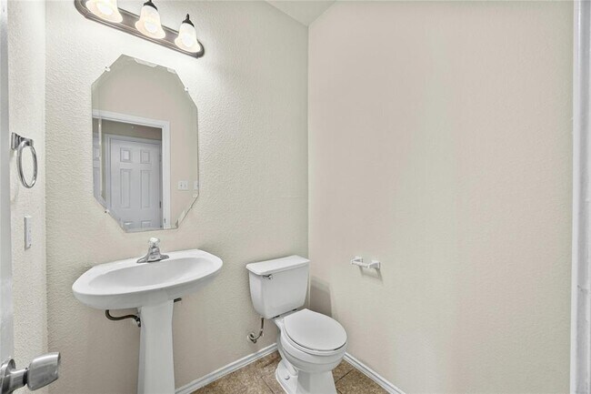 Building Photo - 2101 Rachel Ln