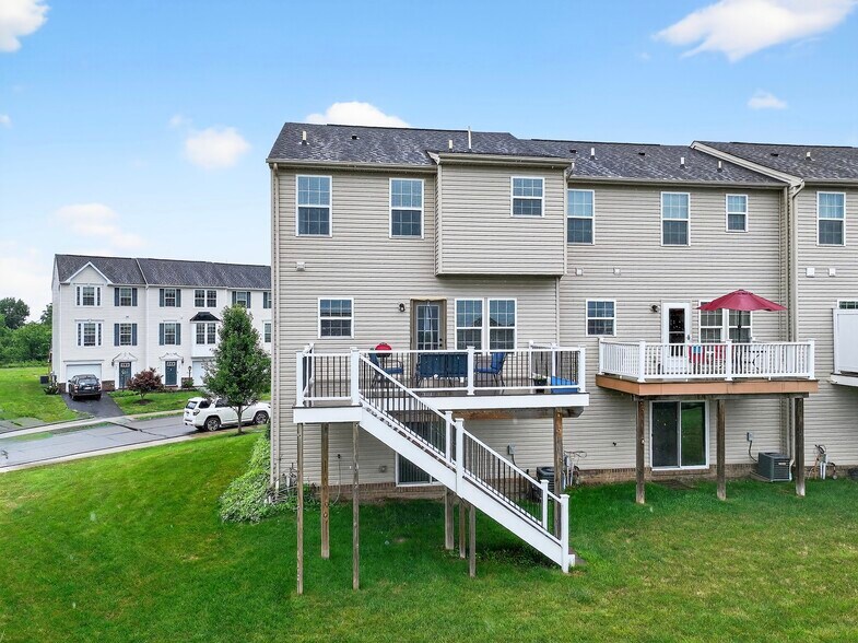Building Photo - 380 Sunrise Dr