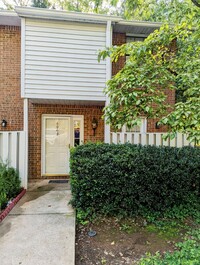 Building Photo - Two Bedroom Townhome For Rent in Norcross