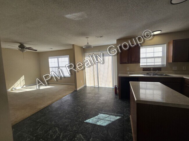 Building Photo - Spacious three bedroom home in the Northeast