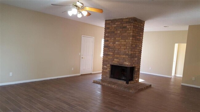 Building Photo - 18206 Brooknoll Dr