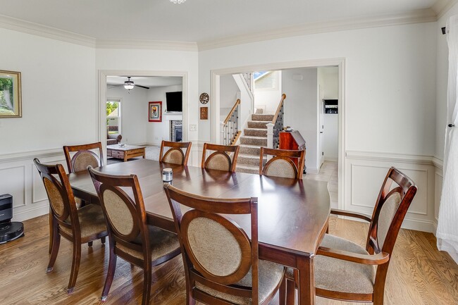 Building Photo - LUXURY 5 BEDROOM HOME AVAILABLE IN MAHOMET