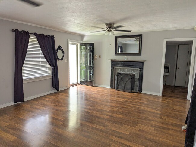Building Photo - 1008 Ridgeway St