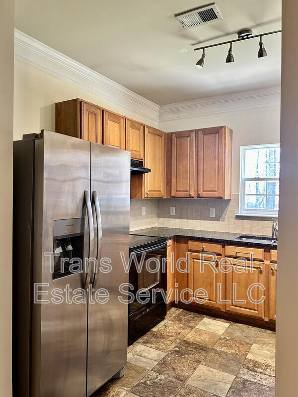 Building Photo - 9821 Alger Trce