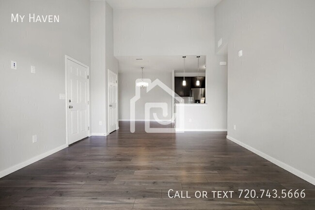 Building Photo - 15700 E Jamison Dr