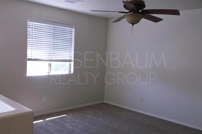 Building Photo - Beautiful 3-bedrooms, 2.5-baths home in th...