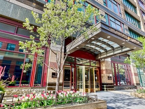 Building Photo - 100 E Huron St