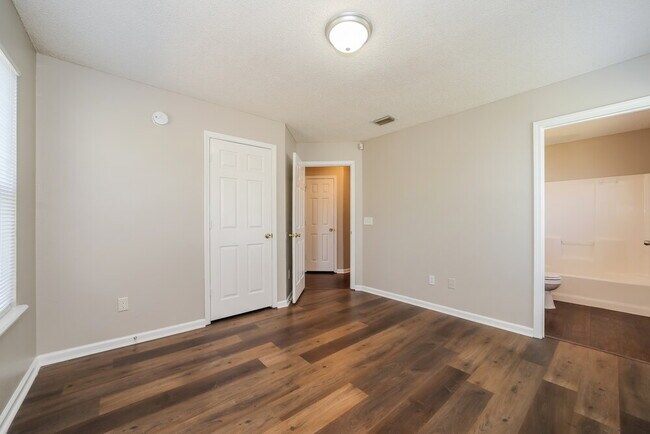 Building Photo - 1557 E 30th St