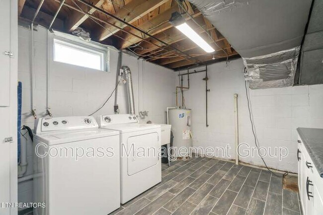 Building Photo - 217 Buckingham Dr