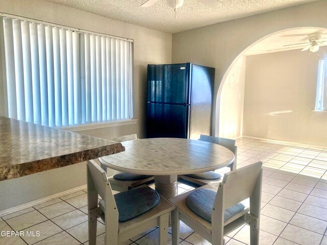 Building Photo - 8210 Marfil Dr