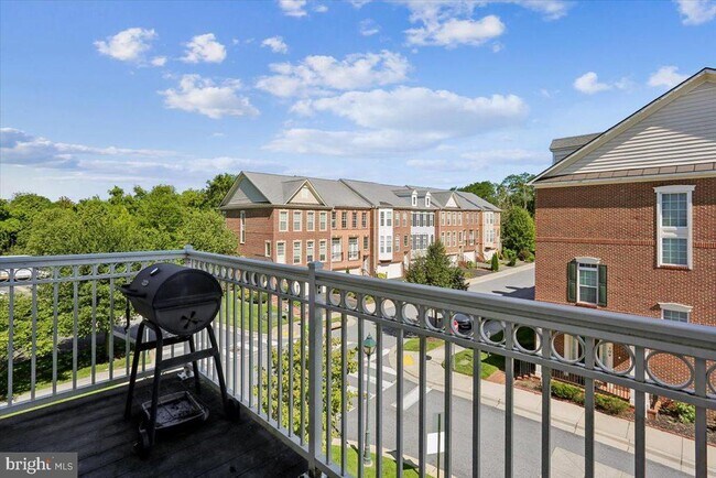 Building Photo - 402 Orchard Ridge Dr
