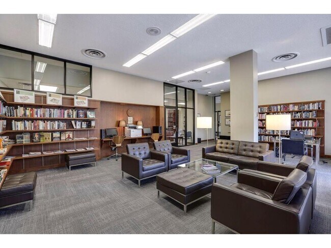 Building Photo - 19 S 1st St