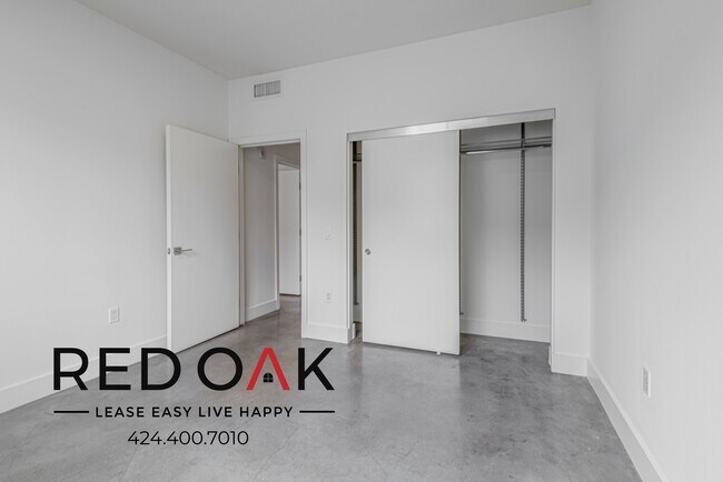 Building Photo - 5727 La Mirada Ave