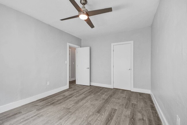 Building Photo - 9270 E Bay Harbor Dr