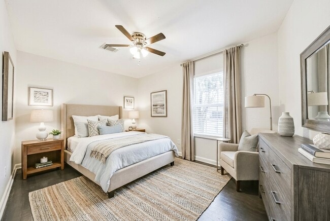 Building Photo - 5855 Beldart St