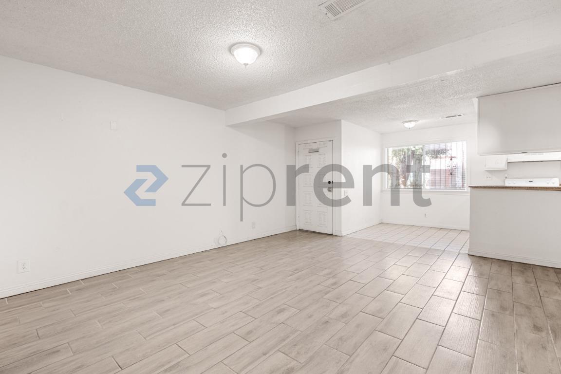 Building Photo - Unit 33