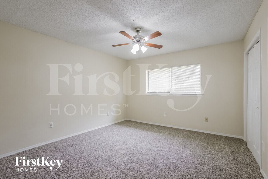 Building Photo - 20142 Misty Pines Dr