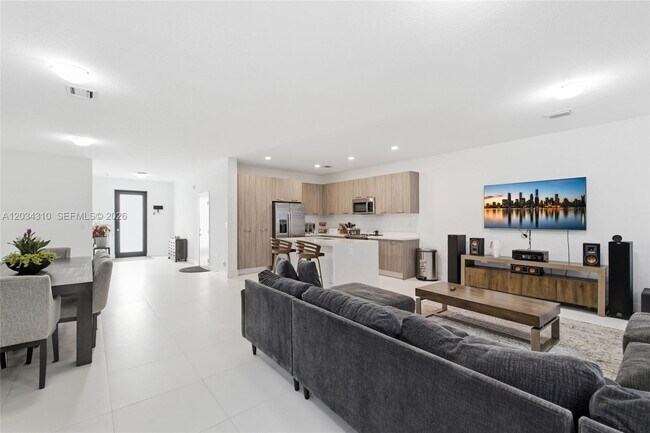 Building Photo - 13630 SW 158th Ave