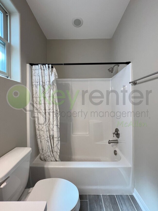 Building Photo - Beautiful Brand New  4bed/3 bath House in Mission