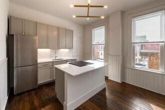 Building Photo - Landwehr Flats