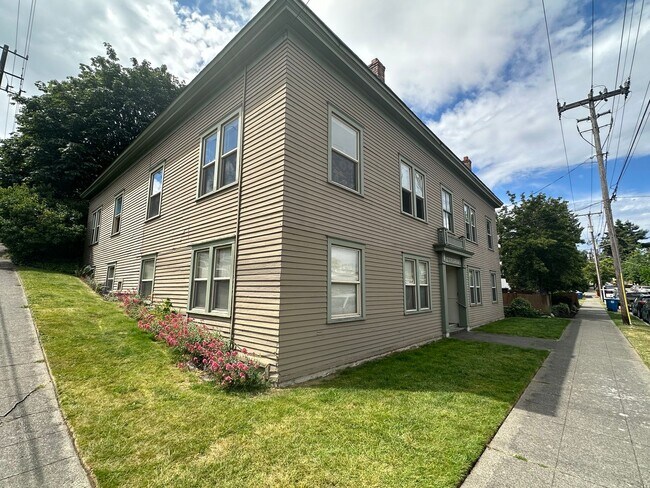 Building Photo - 69 Etruria St