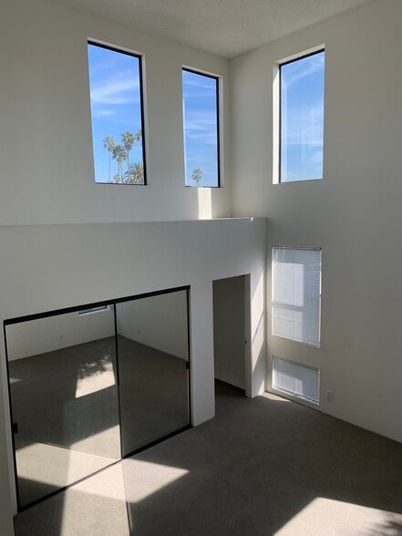 Primary Bedroom - 3675 Keystone Ave