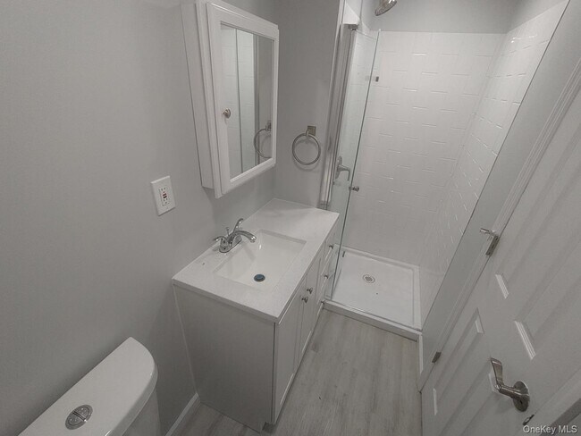 Building Photo - 15 Ketcham Pl