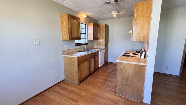 Building Photo - 819 Downing Pines Rd