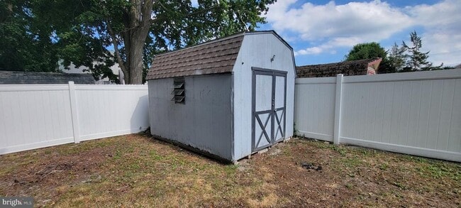 Building Photo - 9 Stoney Dr