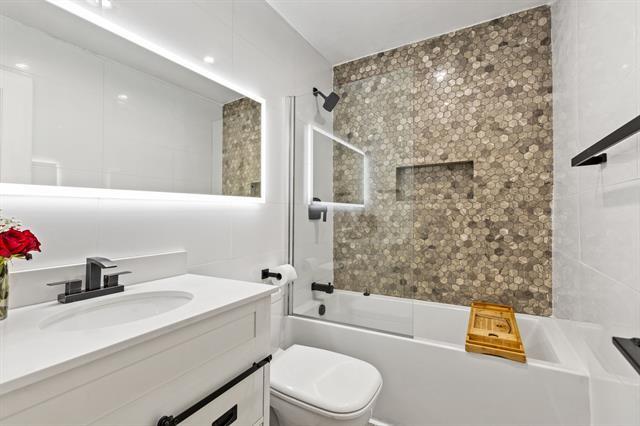 Building Photo - 3622 High Vista Dr