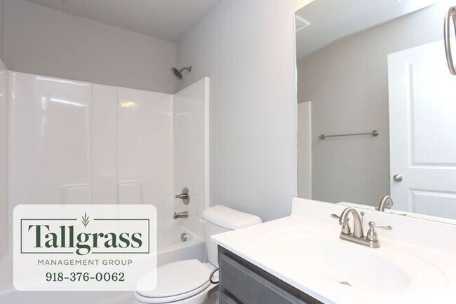 Building Photo - Brand New 4/2/2 in The Heights neighborhood!