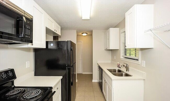 Building Photo - 1085 Walnut Creek Ln