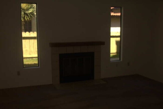 Building Photo - Large Mira Mesa Home!