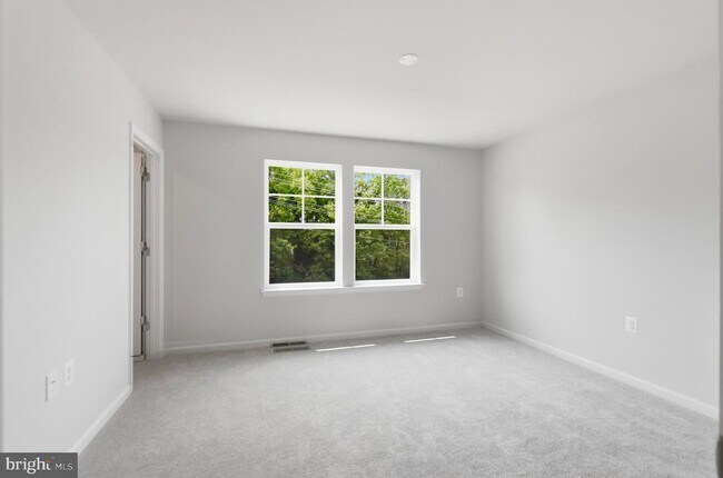Building Photo - 241 Monteith Dr