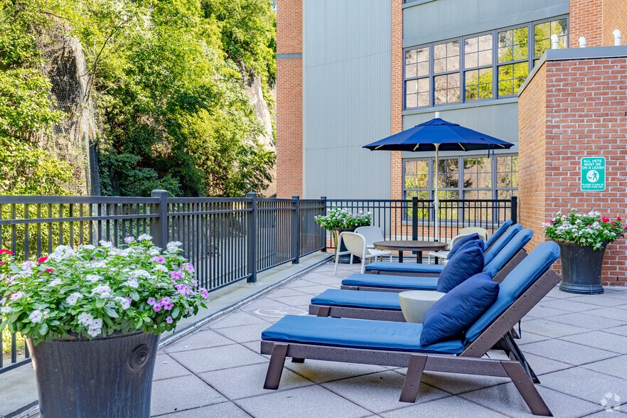 Upper Floor Terrace - The Cliffs Lofts