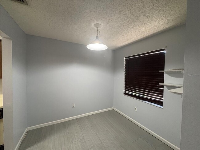 Building Photo - 477 Garden Dr N
